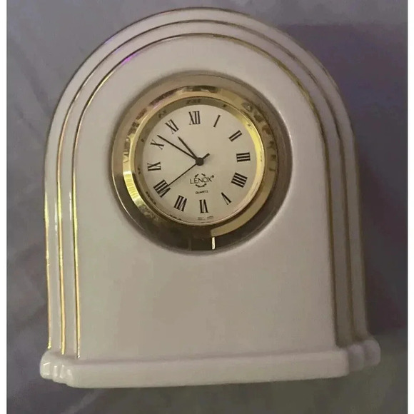 ‎Lenox Eternal Quartz Clock EUC 3.75”x1.85”x3.5” Porcelain - Picture 1 of 4